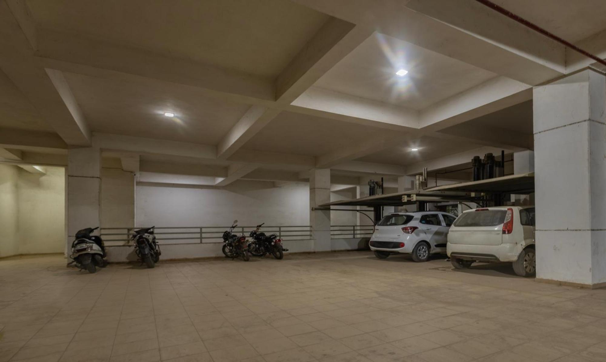 Treebo Eden Park, Ahmedabad Hotell Watuwa Eksteriør bilde