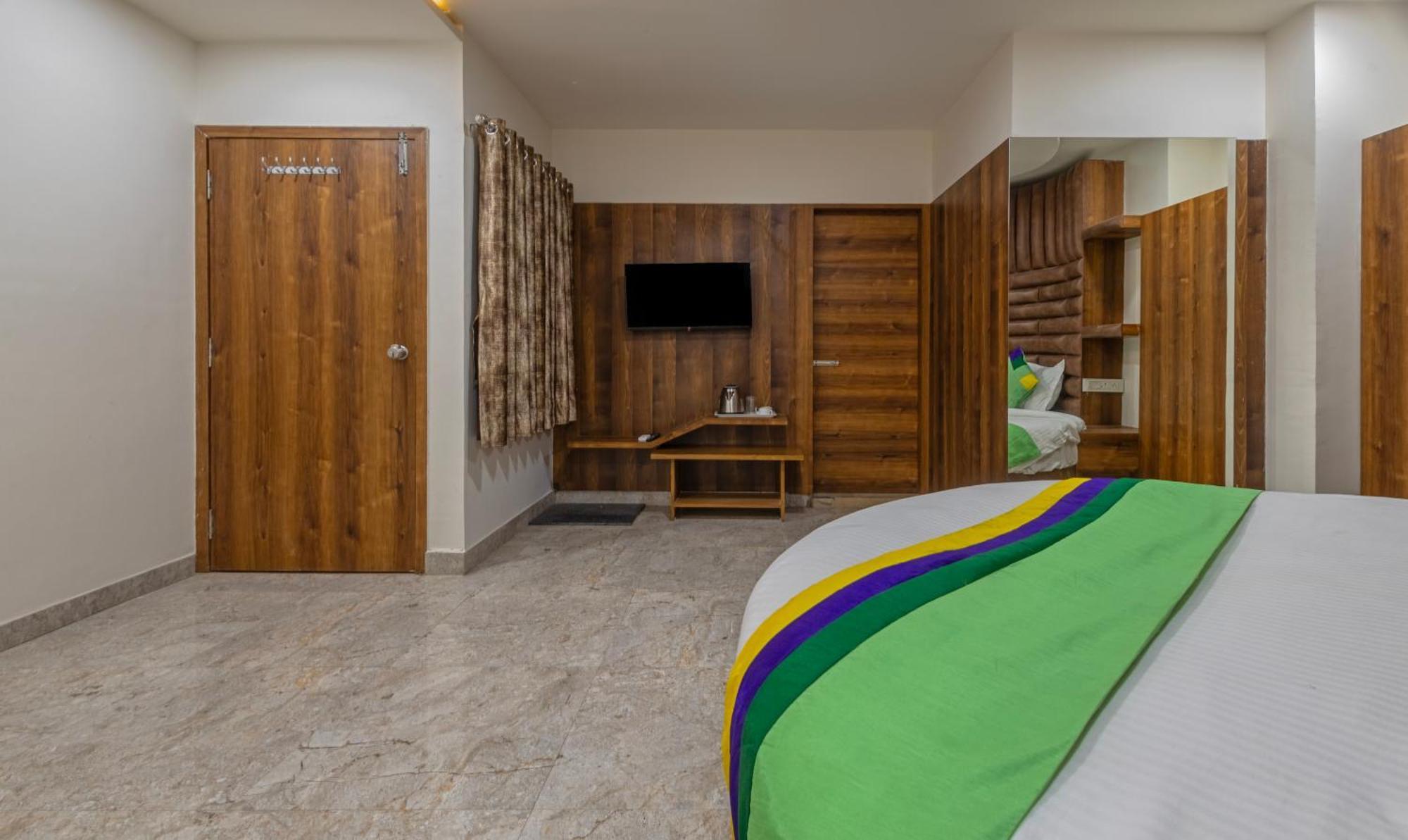 Treebo Eden Park, Ahmedabad Hotell Watuwa Eksteriør bilde